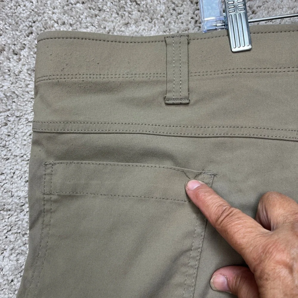 Wrangler Outdoor Cargo Shorts Mens 44 Khaki Tan Stretch Waistband Flat Front
